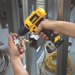 Dewalt DCD710D2 10.8V/1.5Ah Çift Akülü Darbesiz Vidalama Matkap